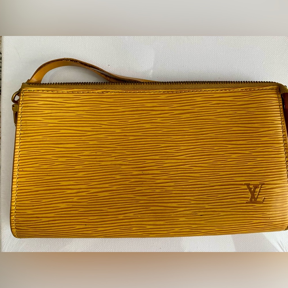 Louis Vuitton Epi Shoulder Purse